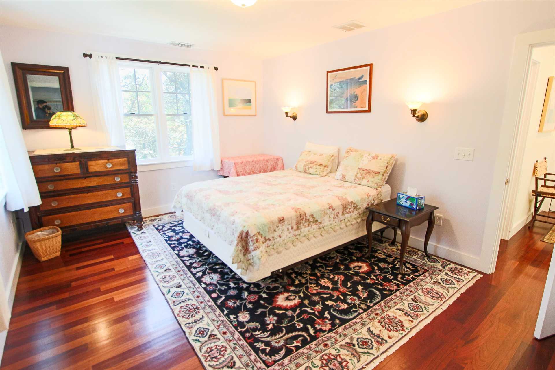 Bedroom #1 - Queen - 2nd Floor - Private Bathroom
