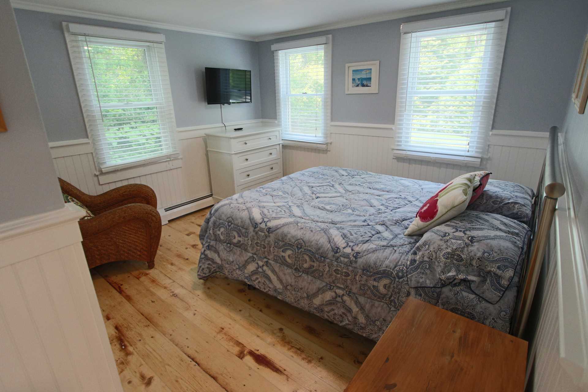 Bedroom #5 - Queen