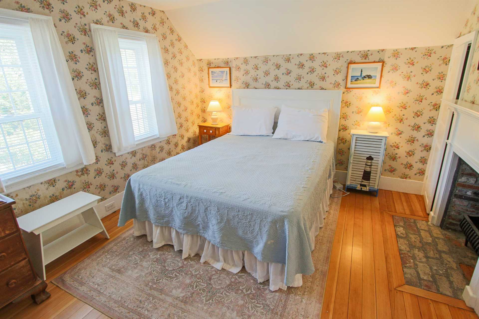 Bedroom #3-   1 Queen 