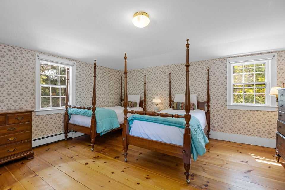 This Room is showing 2 Twins at the moment. It will be 2 Que