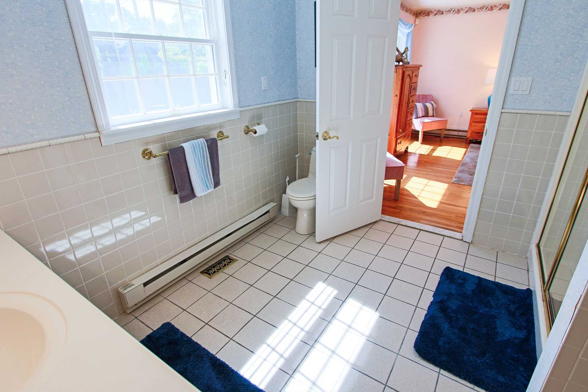 Private Bath with Shower in Bed #1