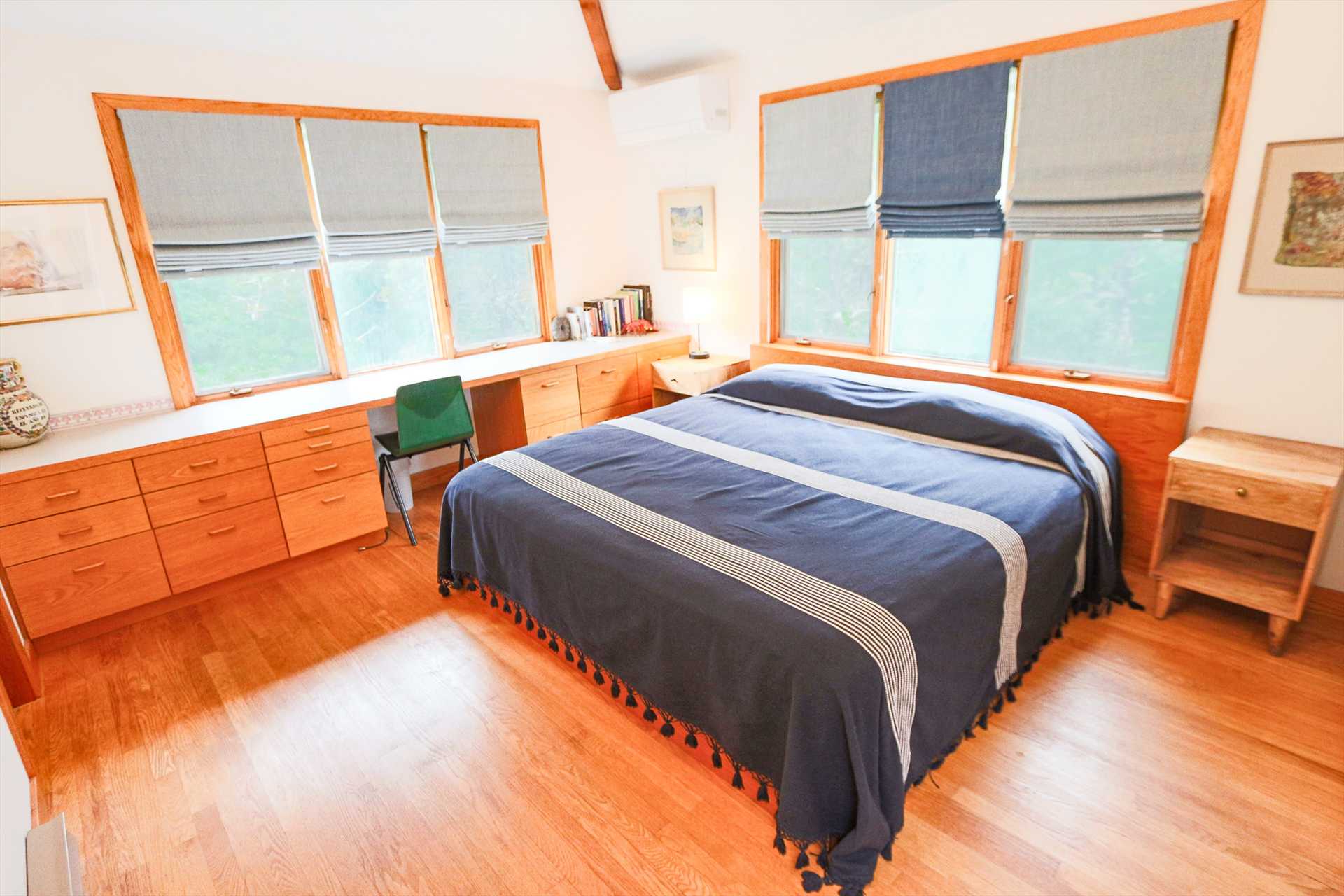 Bedroom # -2nd Floor - King - Main Living Level