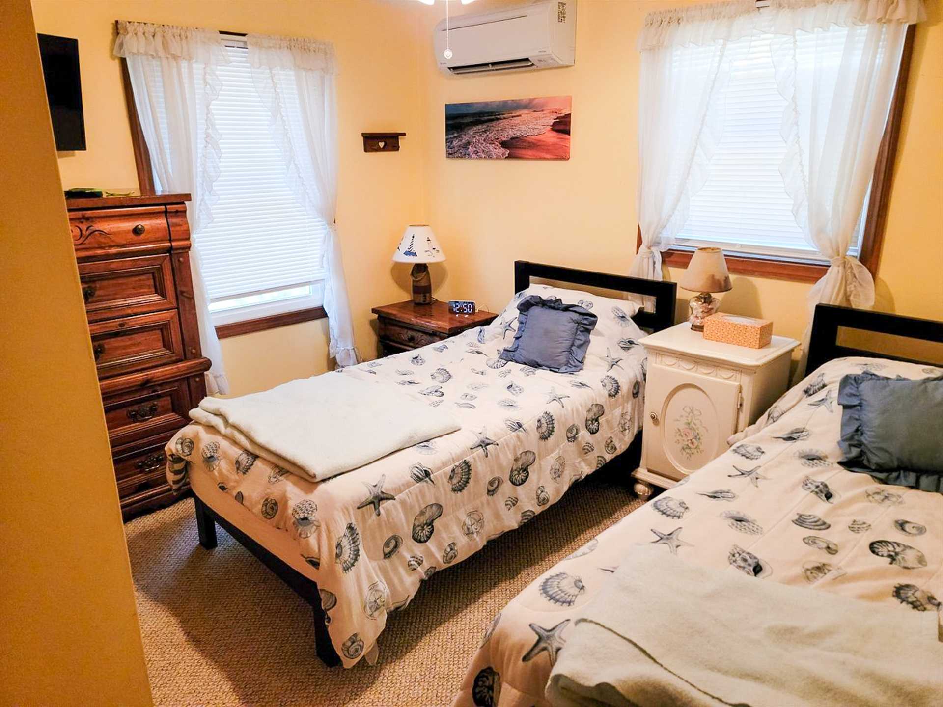 Bedroom #2 - 2 Twins - Main Level